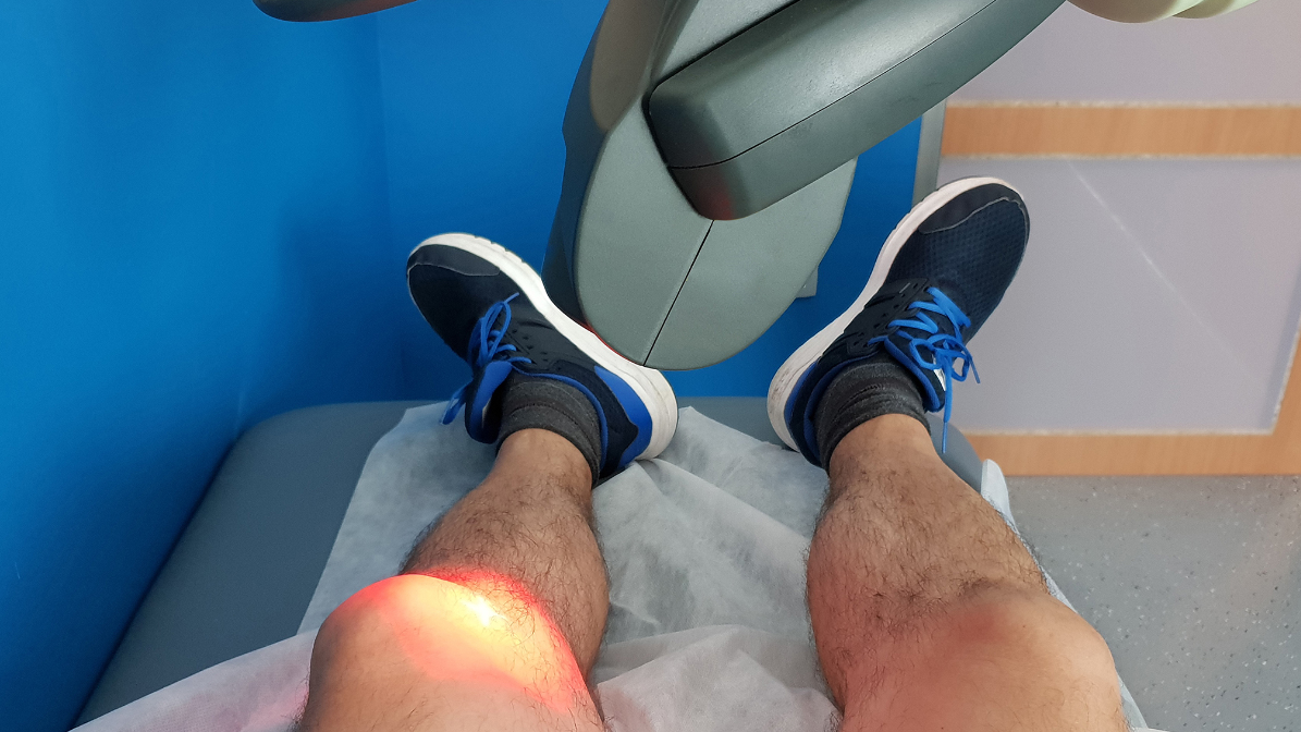 physical therapy laser red light treatment